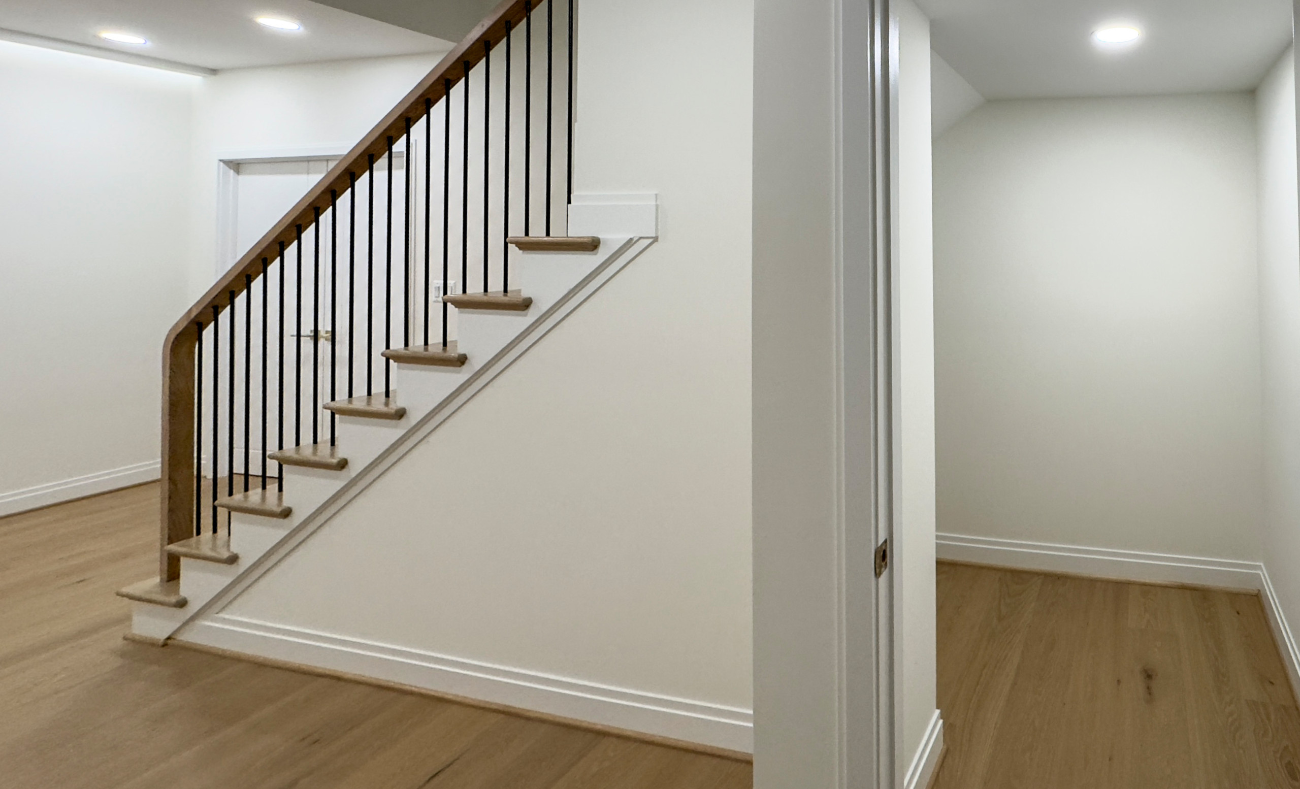 144_Attractive Transitional Staircase in Impressive Modern Home, Vienna VA 22180
