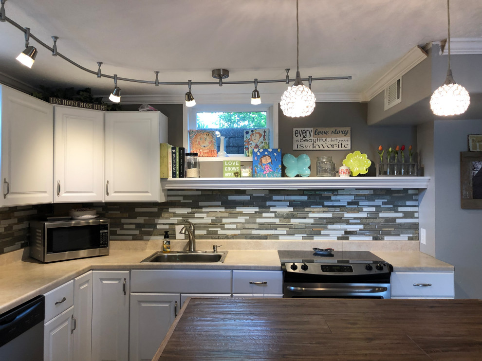 Inspiration for a transitional kitchen remodel in Cincinnati