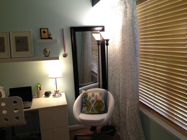 COLLEGE STUDENT contemporary-bedroom