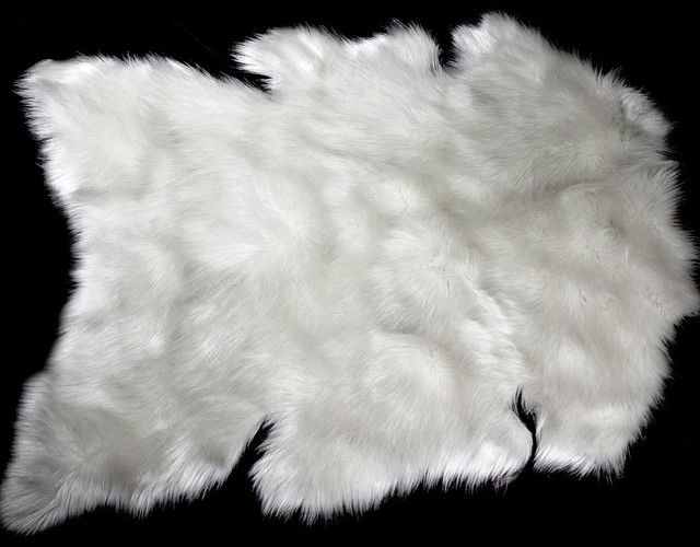 Thick And Gy Off White Faux Fur Sheepskin Accent Rug 30 X36