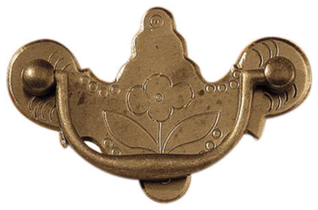 Hch 41 2 1 2 Queen Anne Chased Drawer Pull Traditional