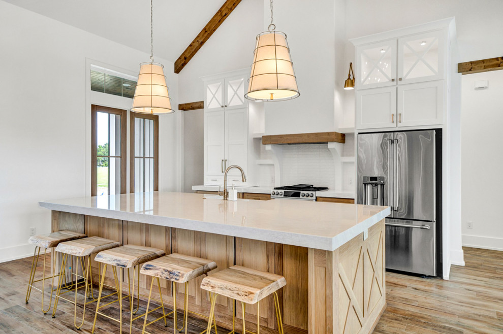 Example of a country kitchen design in Austin