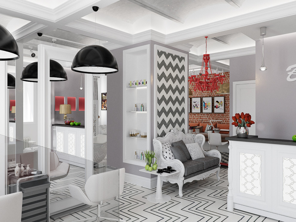 Салон Красоты с орнаментом застывшим на старых стенах