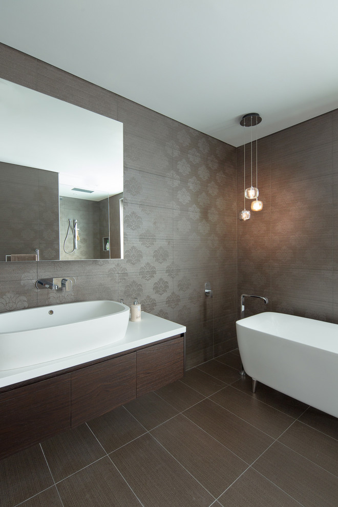 Design ideas for a contemporary bathroom in Sydney.