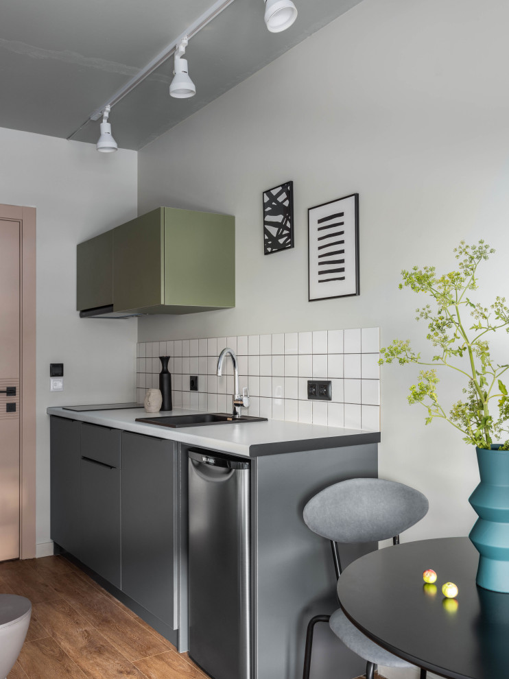 Студия 2. Вид на кухонный гарнитур