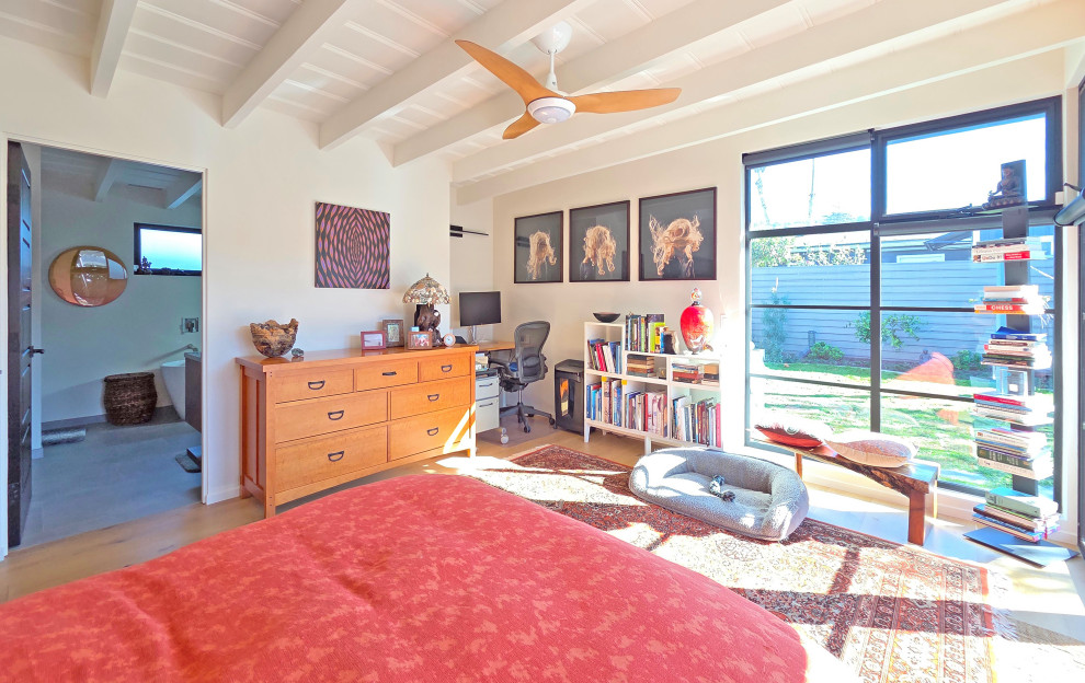 Mid-Century Modern House with Contemporary Art Collection