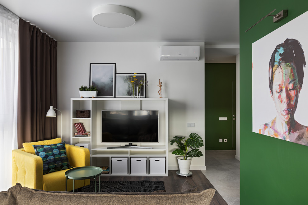 Арендная квартира с зеленой стеной в г. Минске.