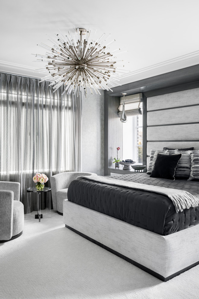 На фото: спальня в современном стиле с серыми стенами, ковровым покрытием и белым полом с