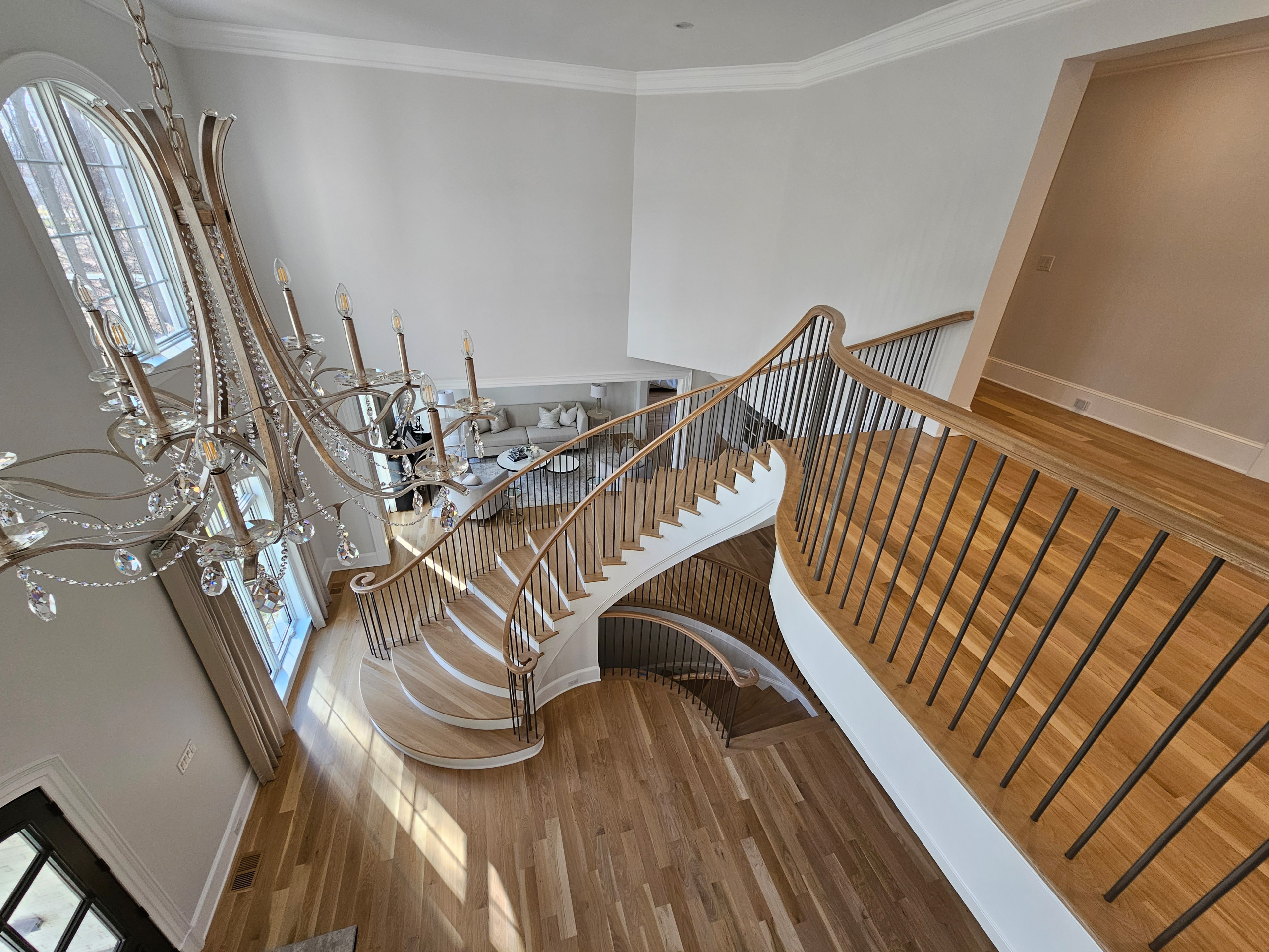 116_Elegant & Eye-catching Curved Staircase, Leesburg VA 20175