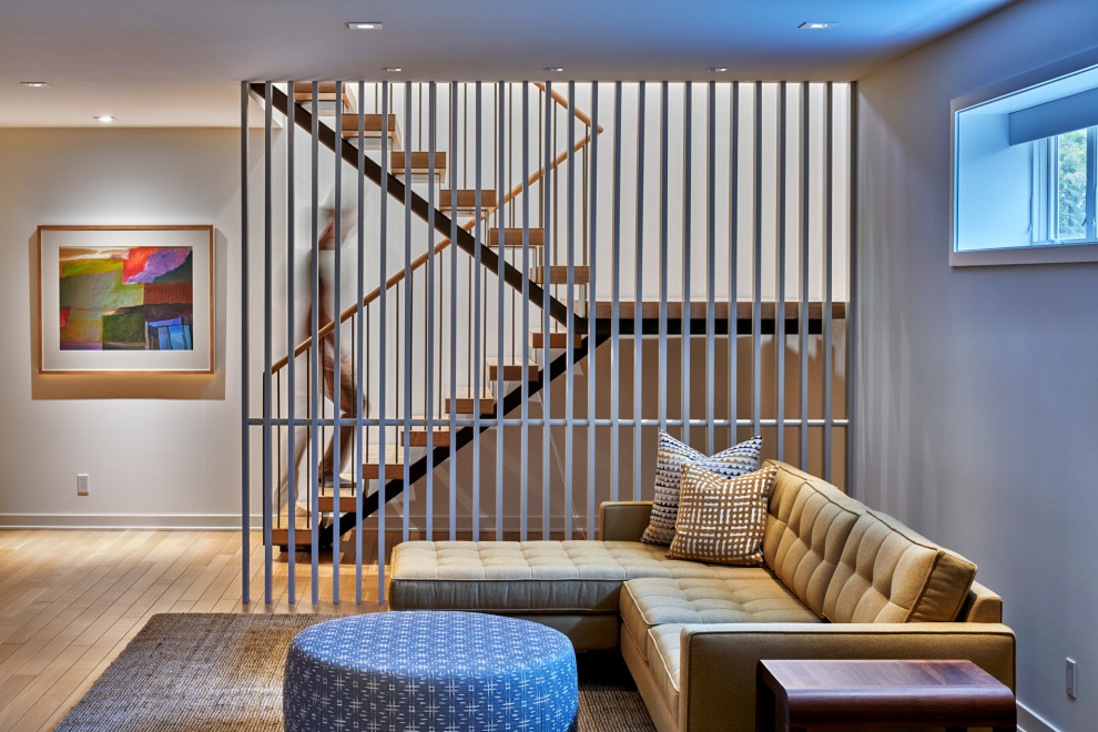 Inspiration for a 1950s staircase remodel in Grand Rapids