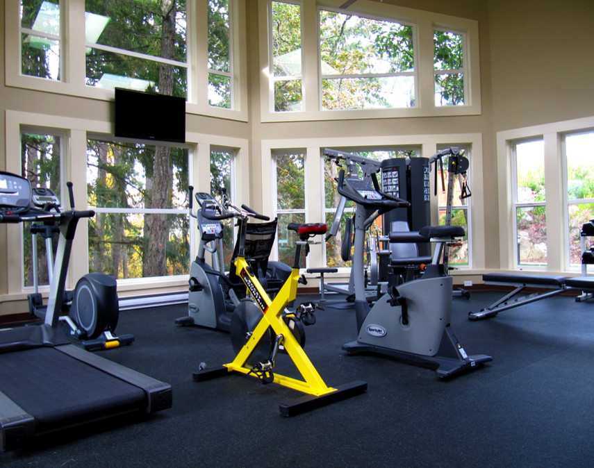 Inspiration for a contemporary home gym in Vancouver.