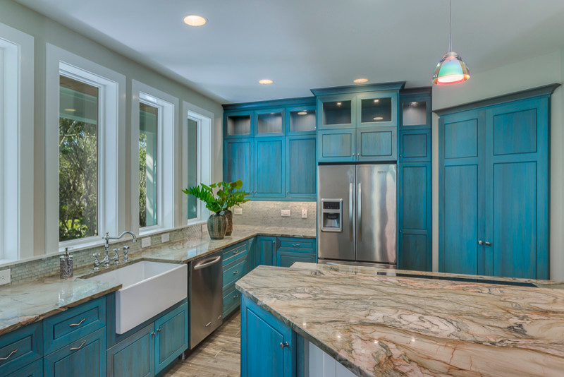 This is an example of a tropical kitchen in Miami.