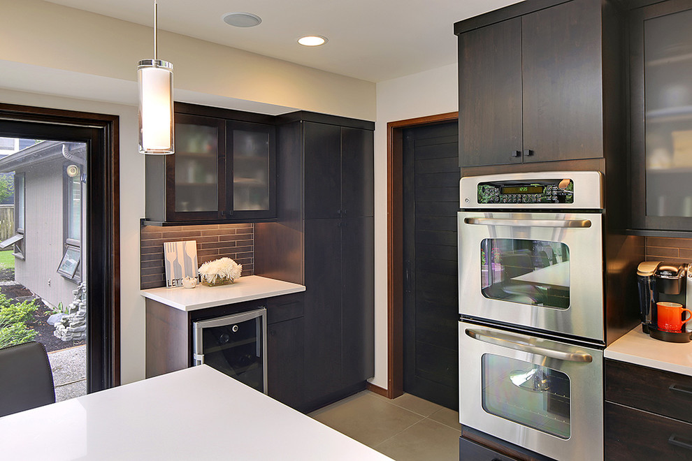 Photo of a contemporary kitchen in Seattle.