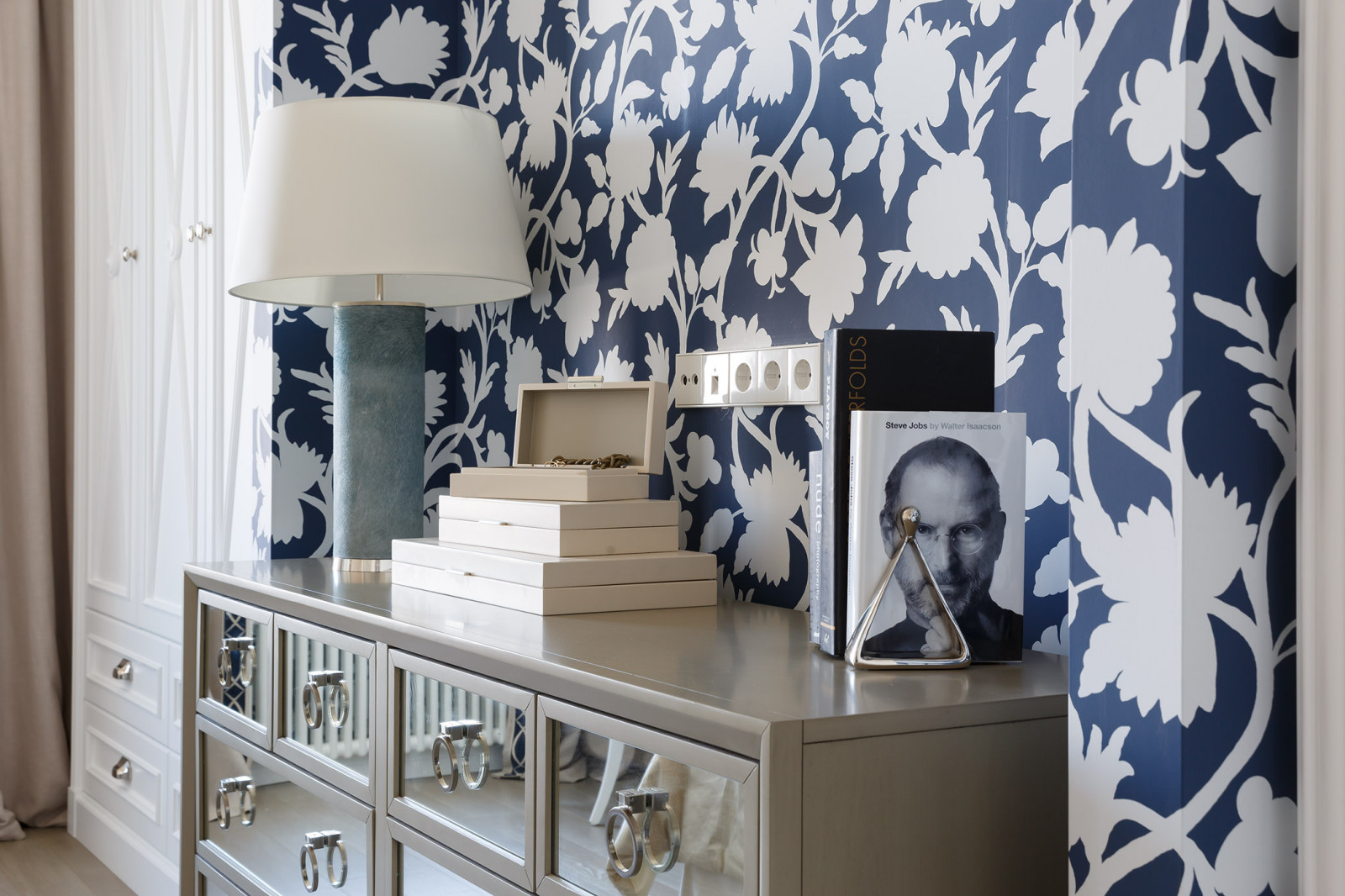 Апартаменты у Смольного в Американском стиле