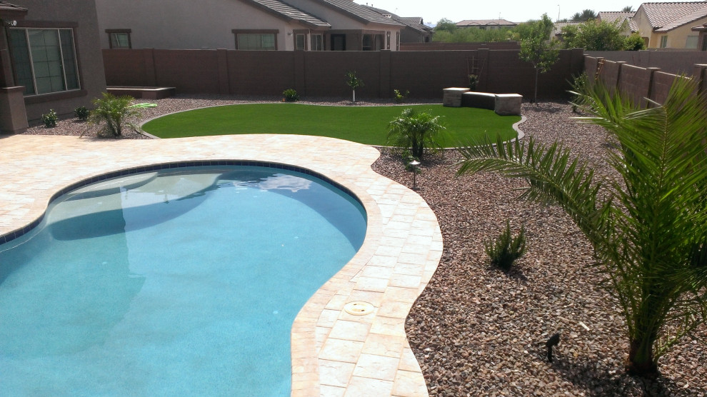 Transitional pool photo in Phoenix