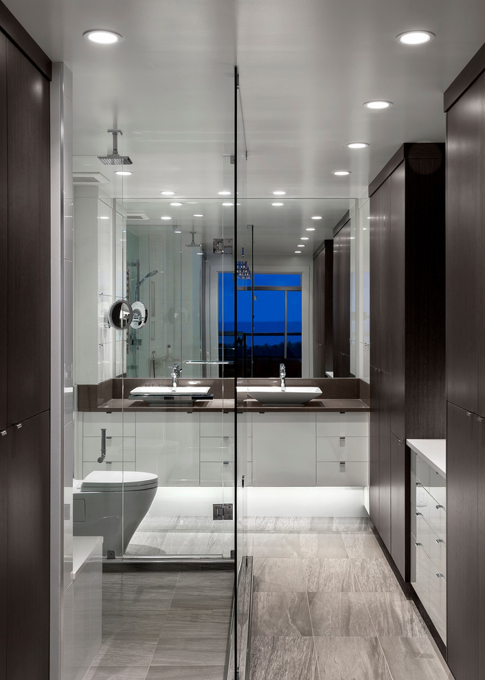 Inspiration for a modern bathroom in Vancouver.