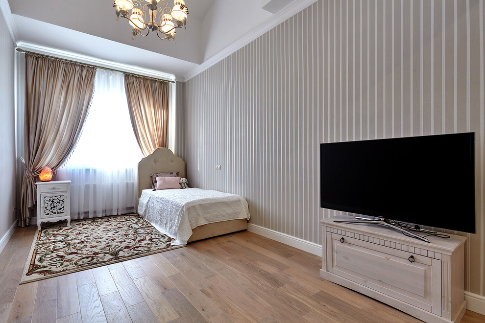 033 Квартира  в высотном доме с выходом на крышу.