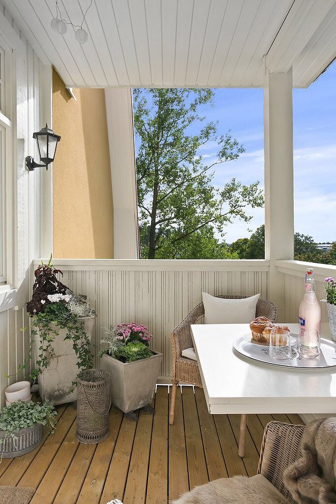 Design ideas for a traditional balcony in Stockholm.