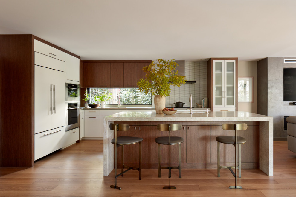 Style and comfort in the Silicon Valley - Modern - Kitchen - San ...