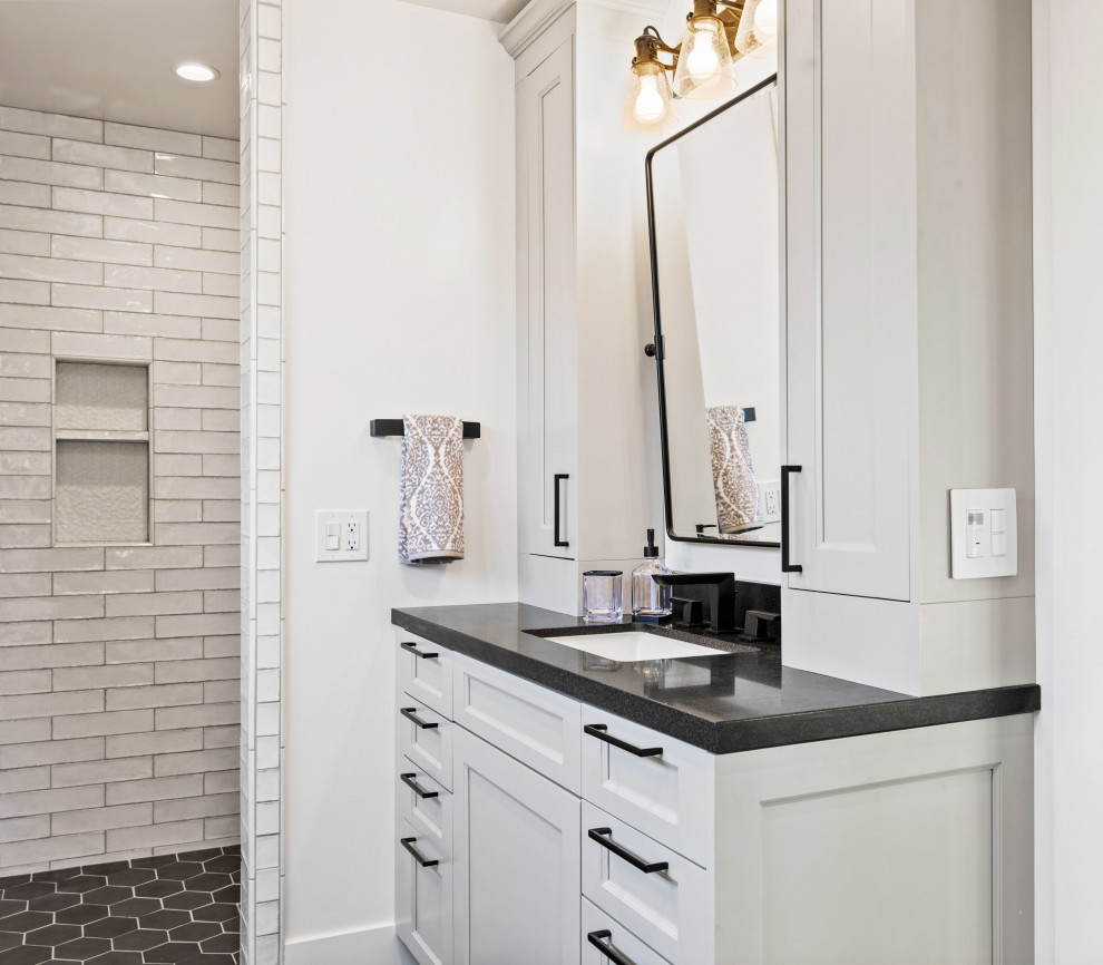 Home design - transitional home design idea