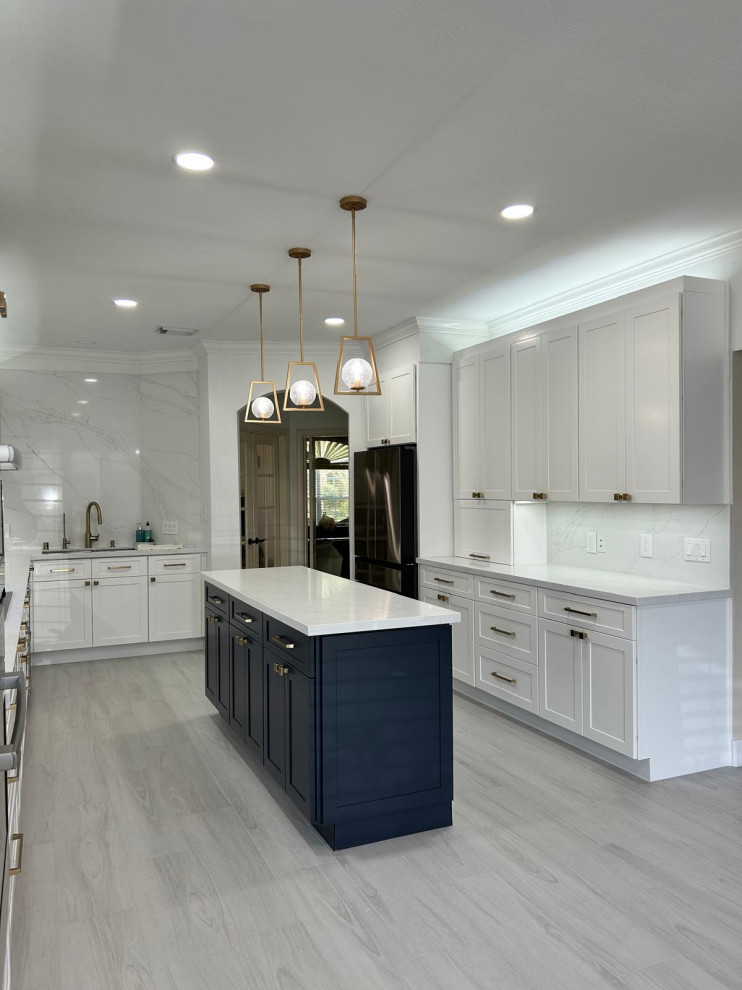 The Clean & Crisp Kitchen