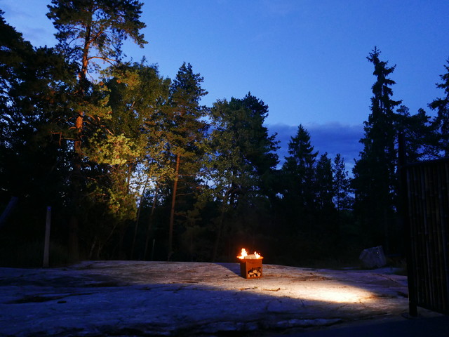 Huddinge, tomt utan gr&auml;smatta garten