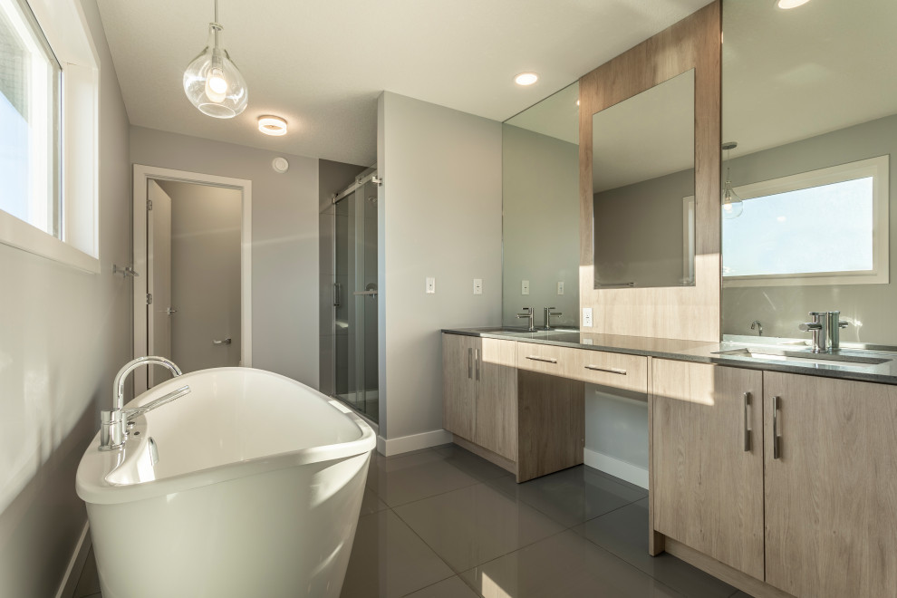 Bathroom - bathroom idea in Calgary