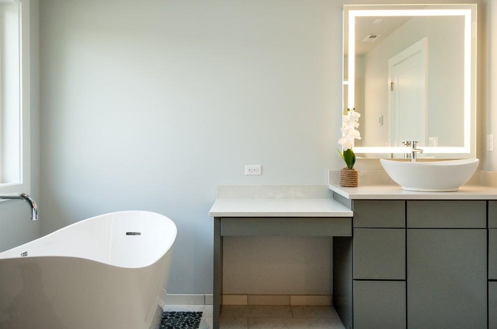Transitional home design photo in Seattle