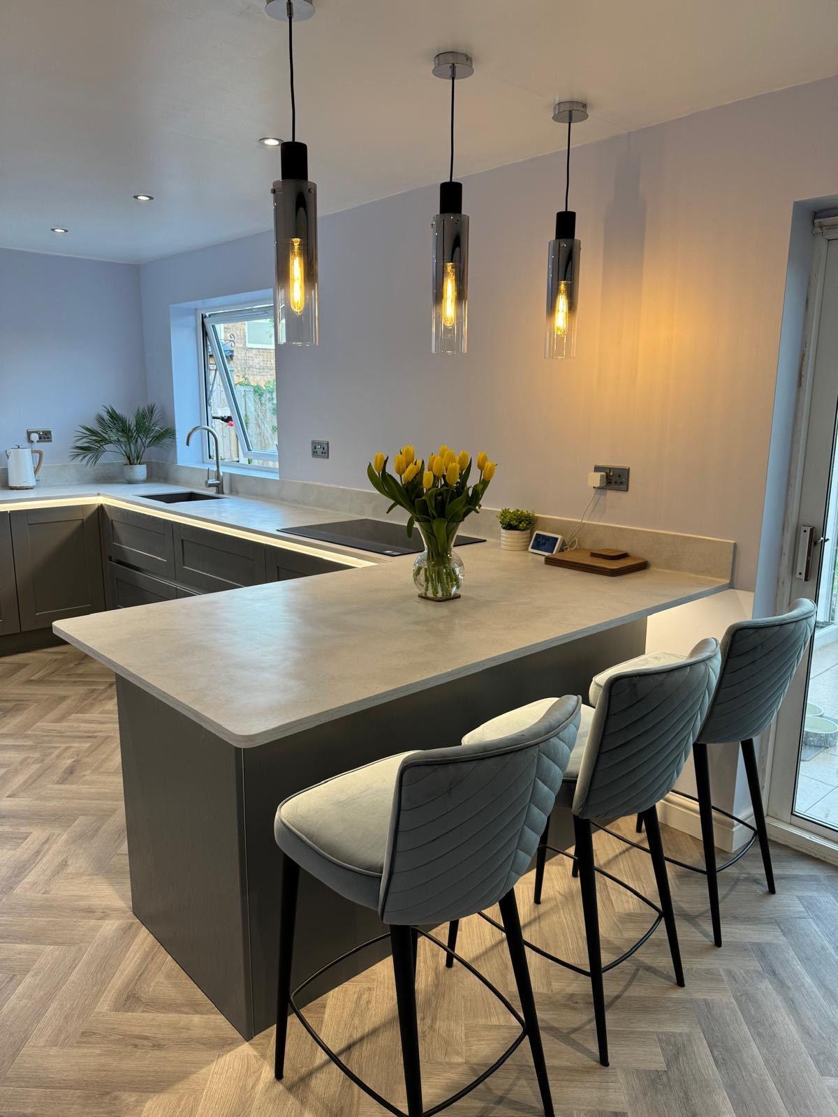 True Handleless Shaker Kitchen