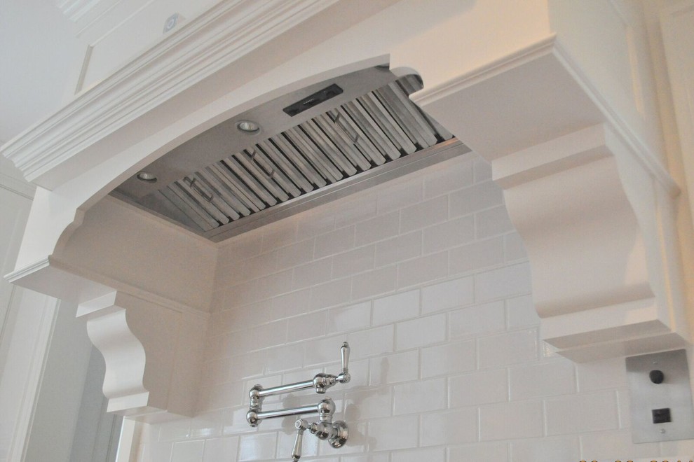 Inspiration for a transitional kitchen remodel in Orange County