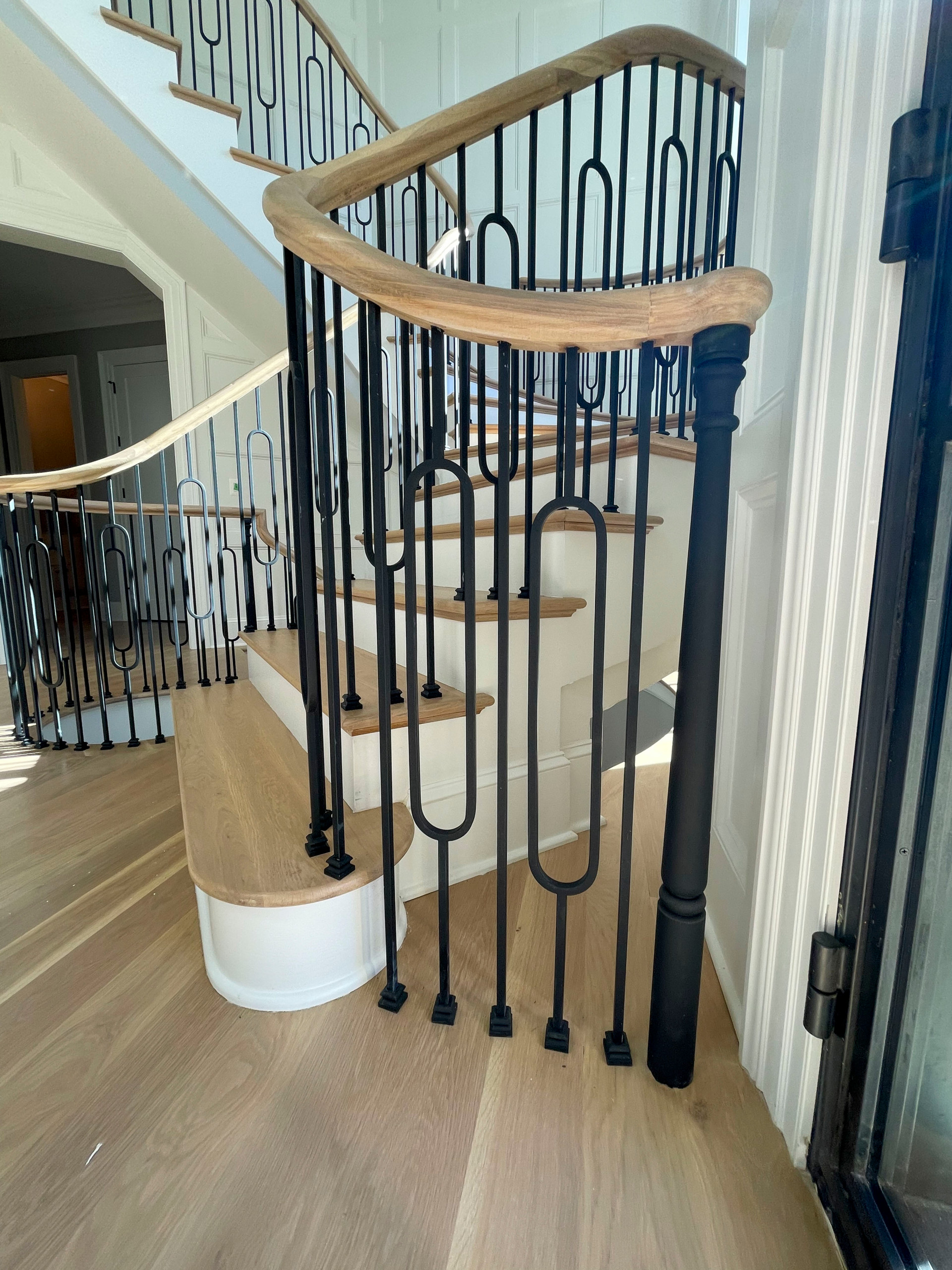 95_Remarkable and elegant floating elliptical staircase, McLean, VA 22101