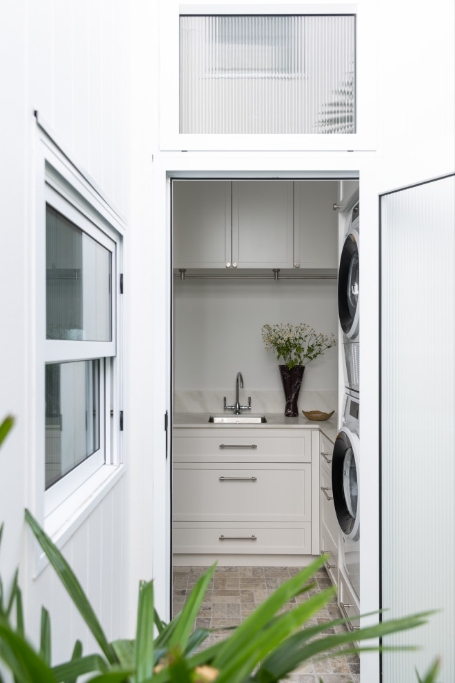 Inspiration for a transitional laundry room in Sydney.