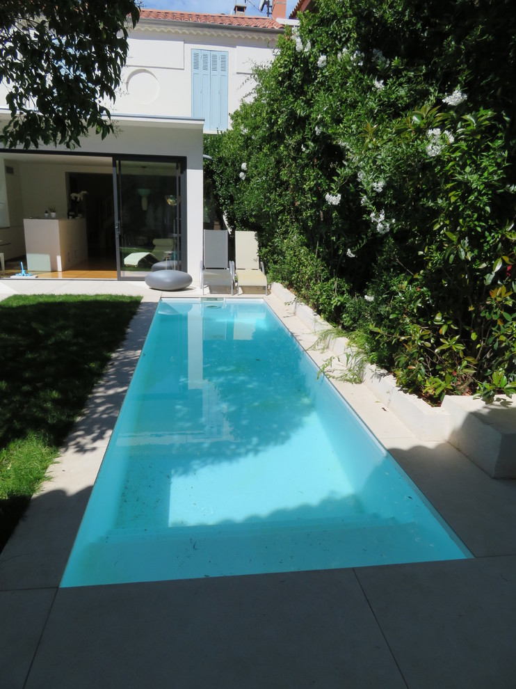 Design ideas for a contemporary pool in Marseille.
