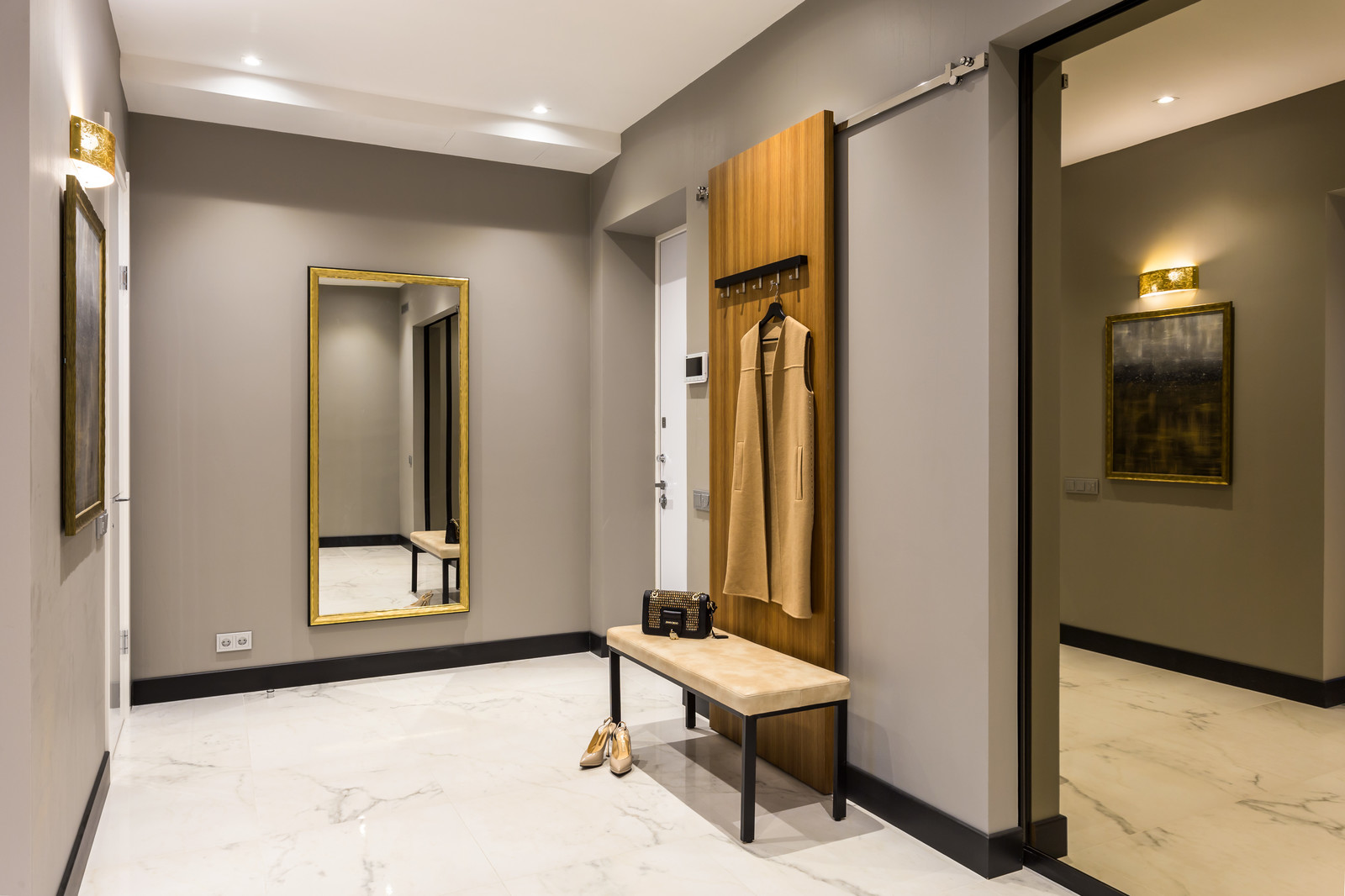 Просторная двухкомнатная квартира на Крестовском острове