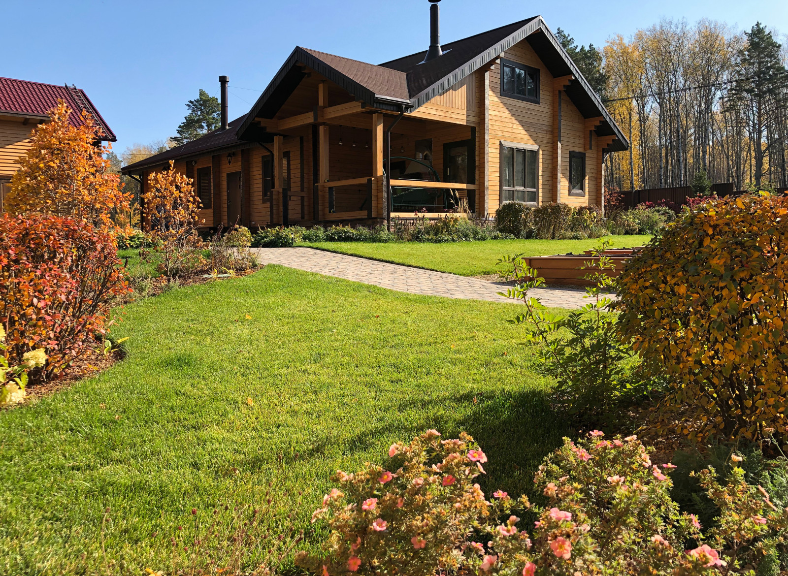 Усадьба на краю леса