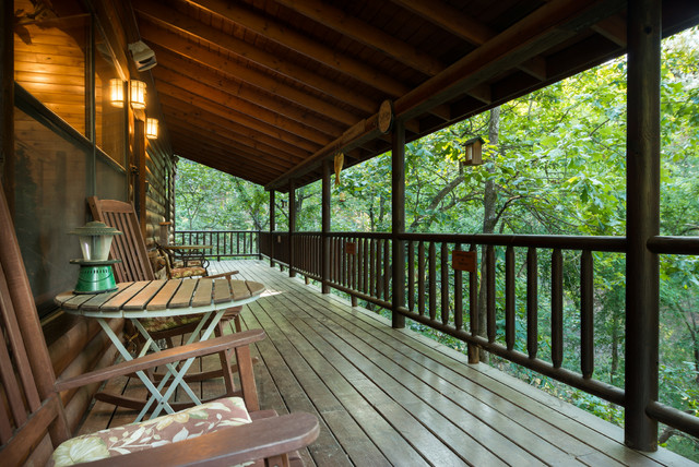 Cabins in Broken Bow rustikal-veranda