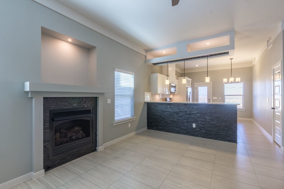 Transitional home design photo in Austin