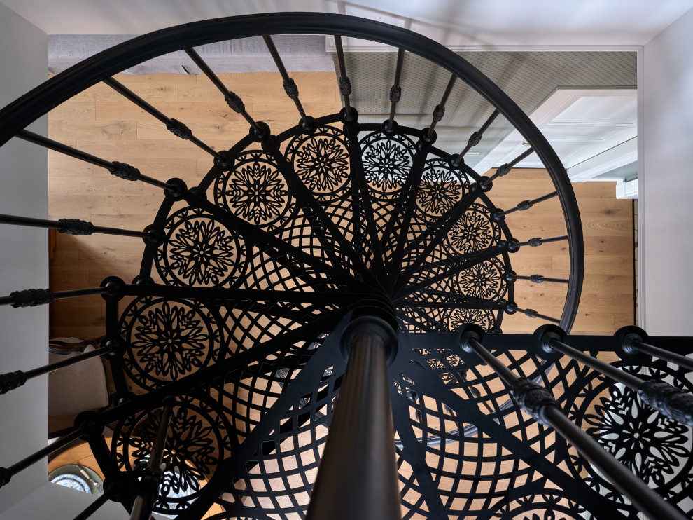 Серый элегантный