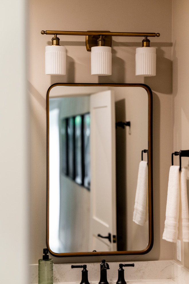 Bathroom - transitional bathroom idea