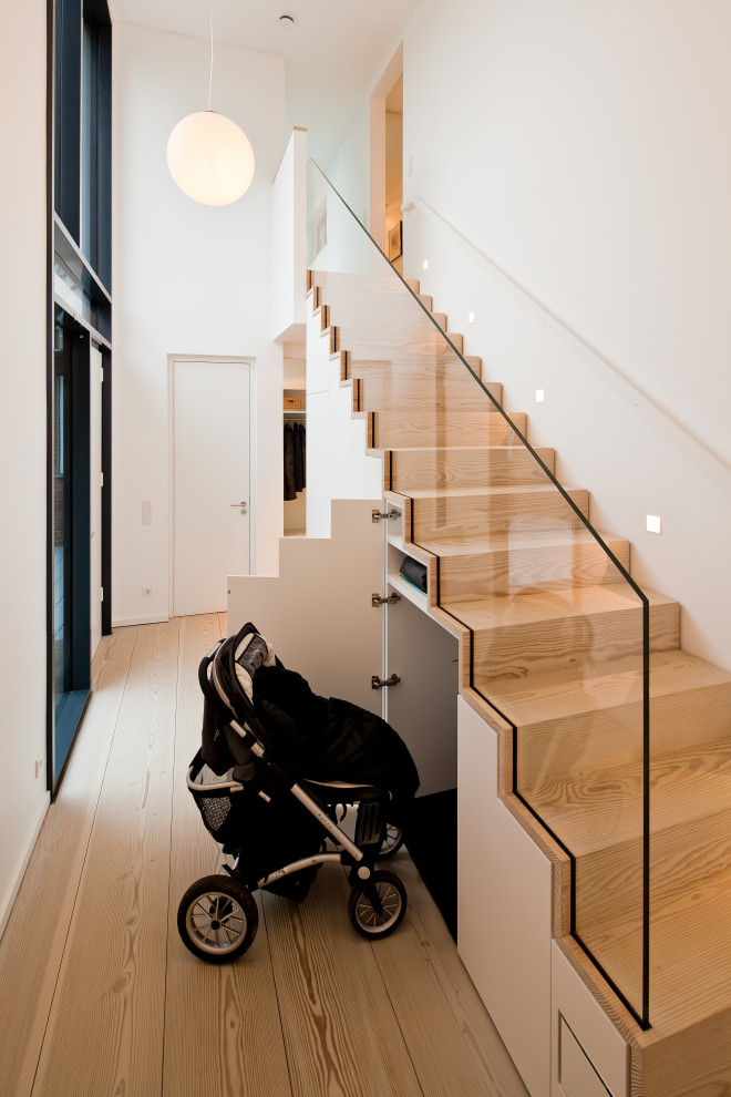 Moderne Treppe in Sonstige