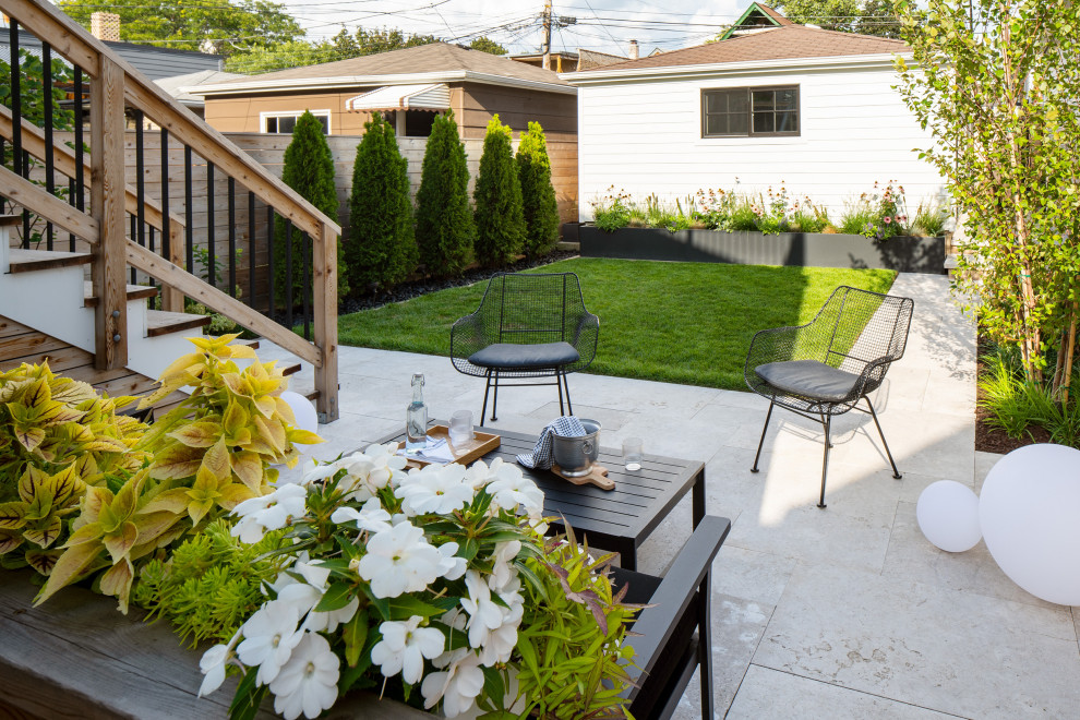 This is an example of a transitional landscaping in Chicago.