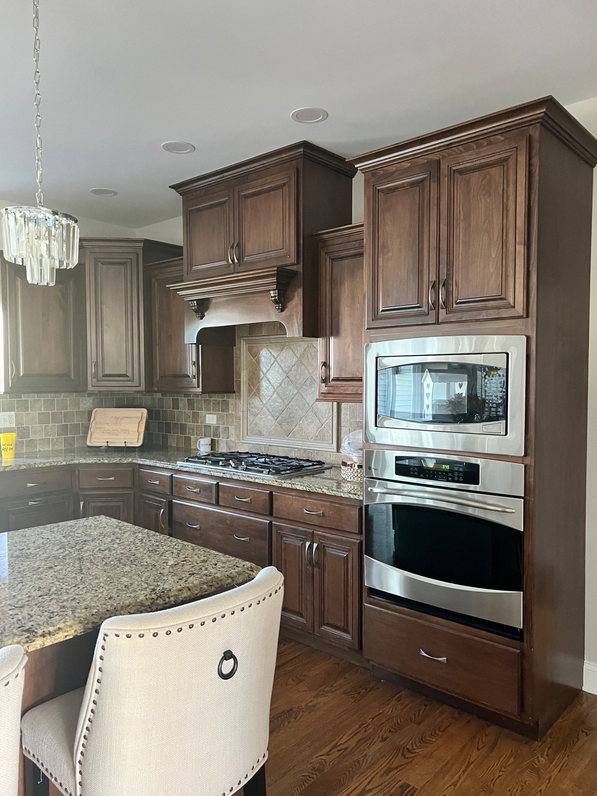 Beautiful and Timeless White Kitchen