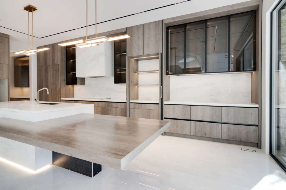 Transitional kitchen photo in Toronto