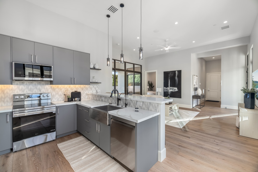 Inspiration for a transitional kitchen remodel in Phoenix