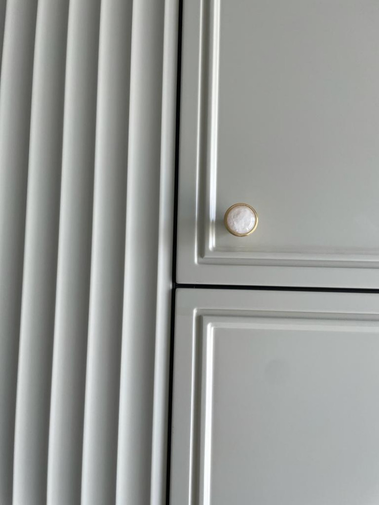 Работы дизайнеров с мебельными ручками от Maru Studio