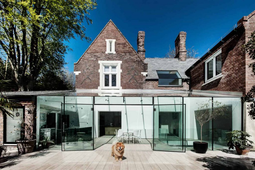 Идея дизайна: большой, одноэтажный, стеклянный частный загородный дом в стиле модернизм