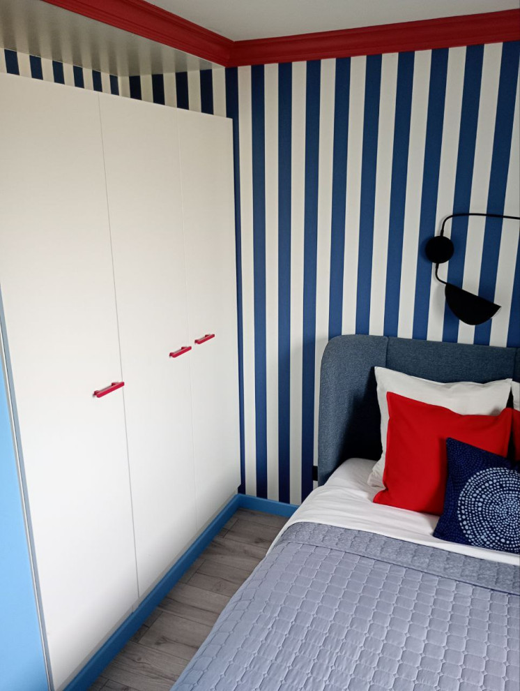 Une chambre aux couleurs vives pour un adolescent qui aime la couleur