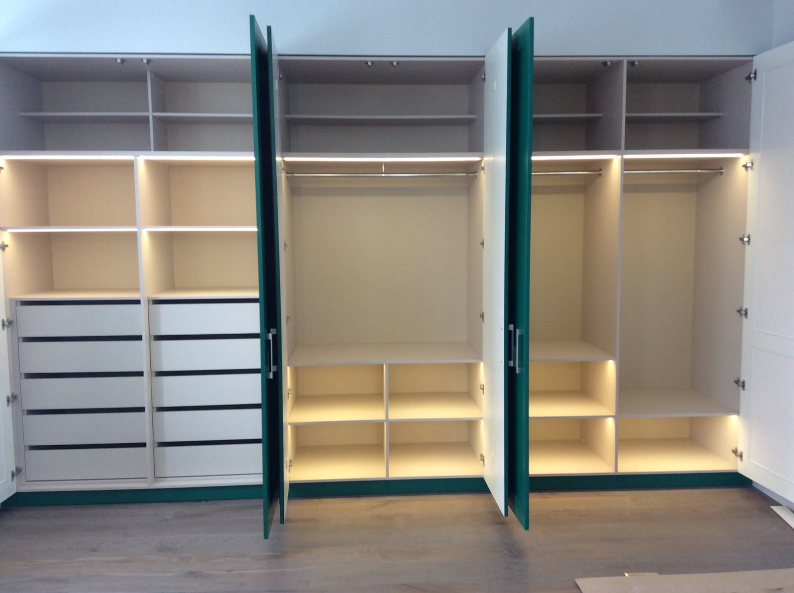 Мебель для дома (коттеджный поселок Европа)