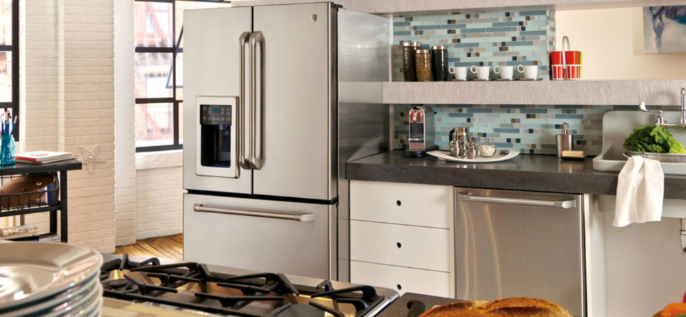 Kitchen - transitional kitchen idea in Indianapolis