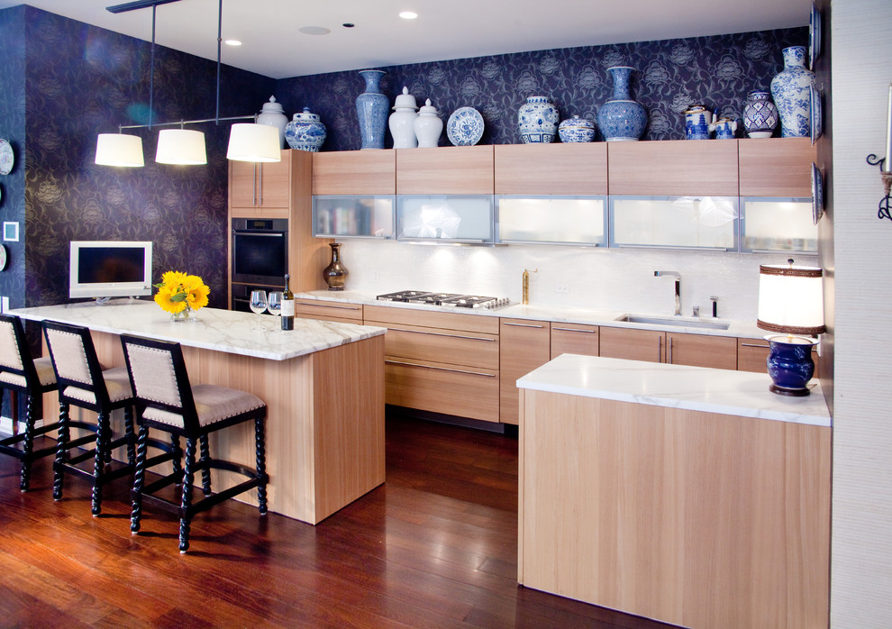 Inspiration for a single-wall kitchen in Chicago.